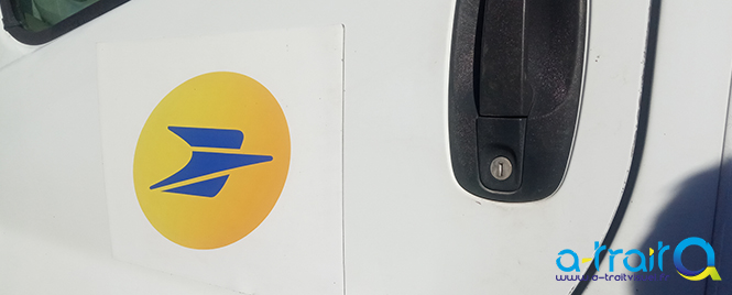 Plaques magnétiques pour marquage véhicule La Poste