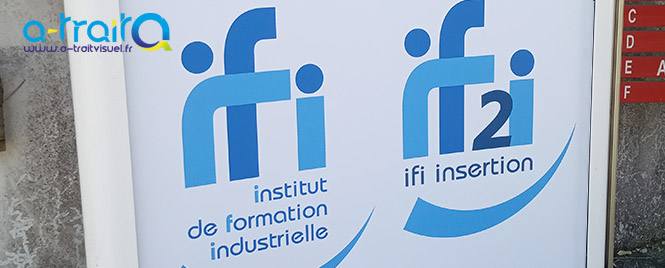 enseigne totem publicité