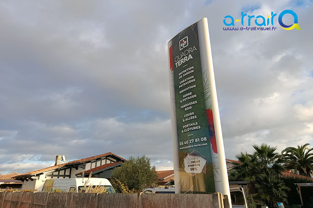 Signalétique totem 2 faces