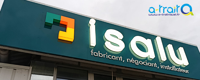 Enseigne lettres boitiers et découpées