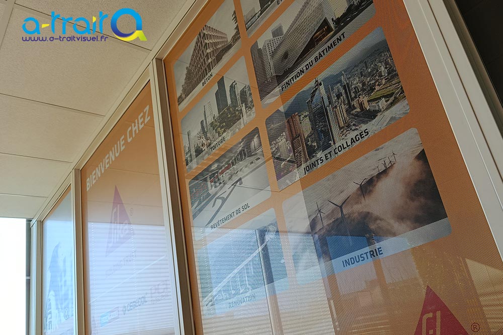 Flocage vitre adhésif micro-perforé