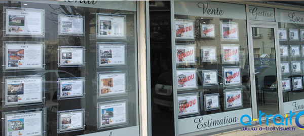 Flocage vitrine et déco intérieure magasin agence
