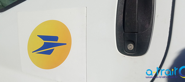 Plaques magnétiques pour marquage véhicule La Poste