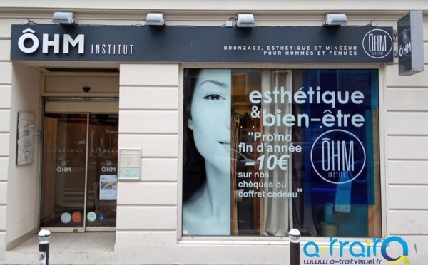 Habillage lettrage découpé, impression numérique, adhésif translucide bleu. Paris (75)