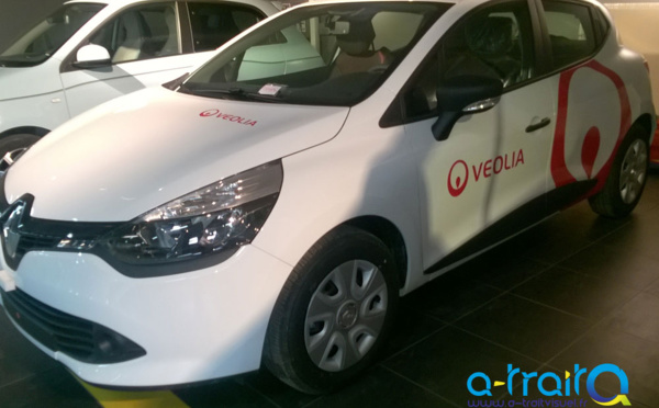 Marquage Véolia sur Renault Clio
