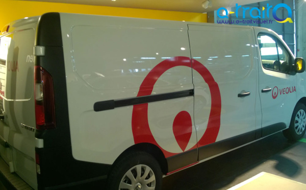 Marquage Véolia sur Renault trafic